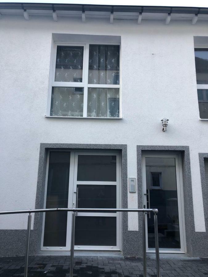 4 Rent *