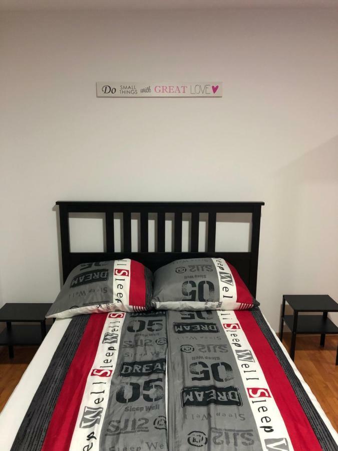 4 Rent *